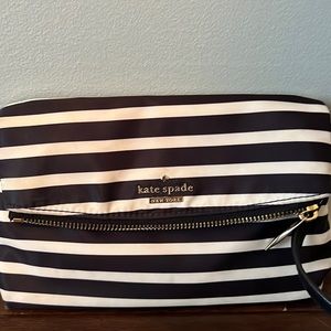 Black and white crossbody Kate spade purse.